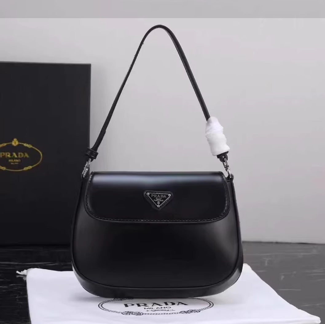 Valsenia Prada Cleo Schultertasche mit Überschlag