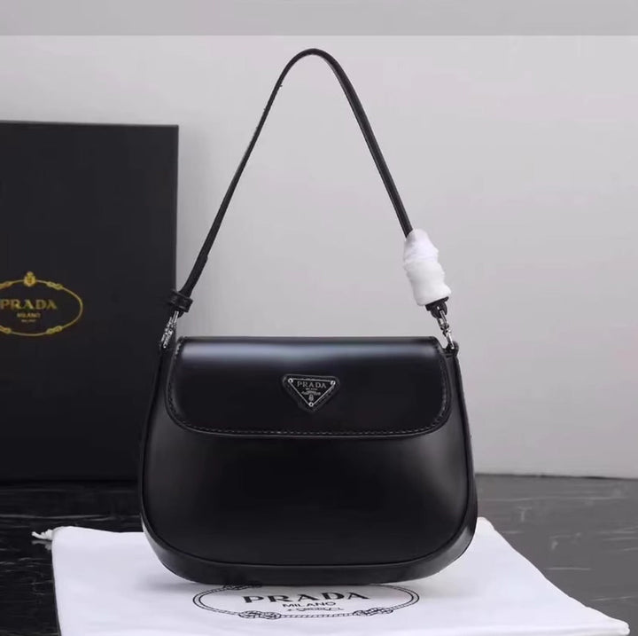 Valsenia Prada Cleo Schultertasche mit Überschlag